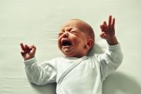 L'ostéopathie, une solution contre les pleurs excessifs des bébés.